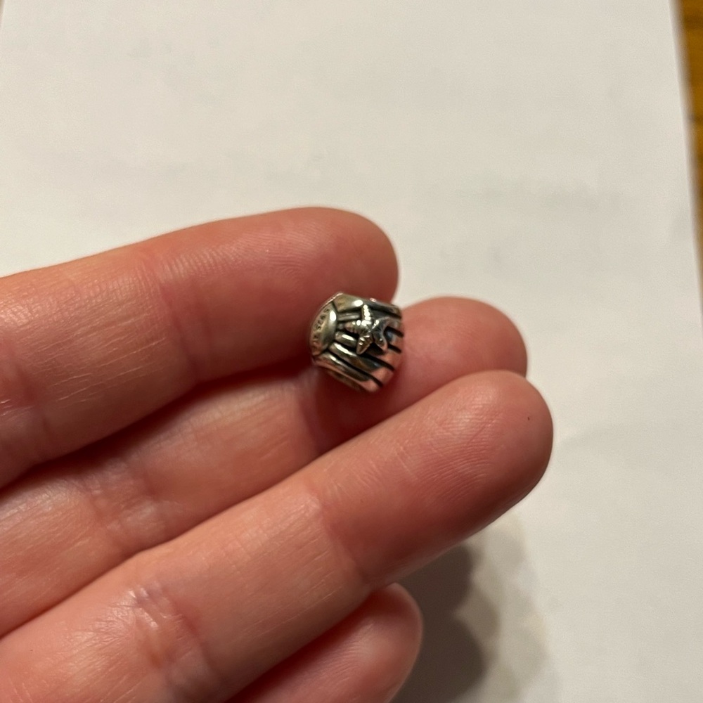 Pandora Seashell Charm - Picture 4 of 4